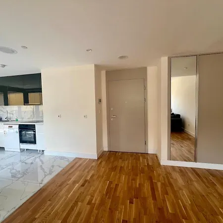 Panoramic Penthouse In Diamond Of * סקופיה